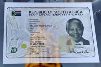  Afrique du Sud : Délivrance de la nouvelle carte dÂ’identité  à  Mandela à  son 95e anniversaire 